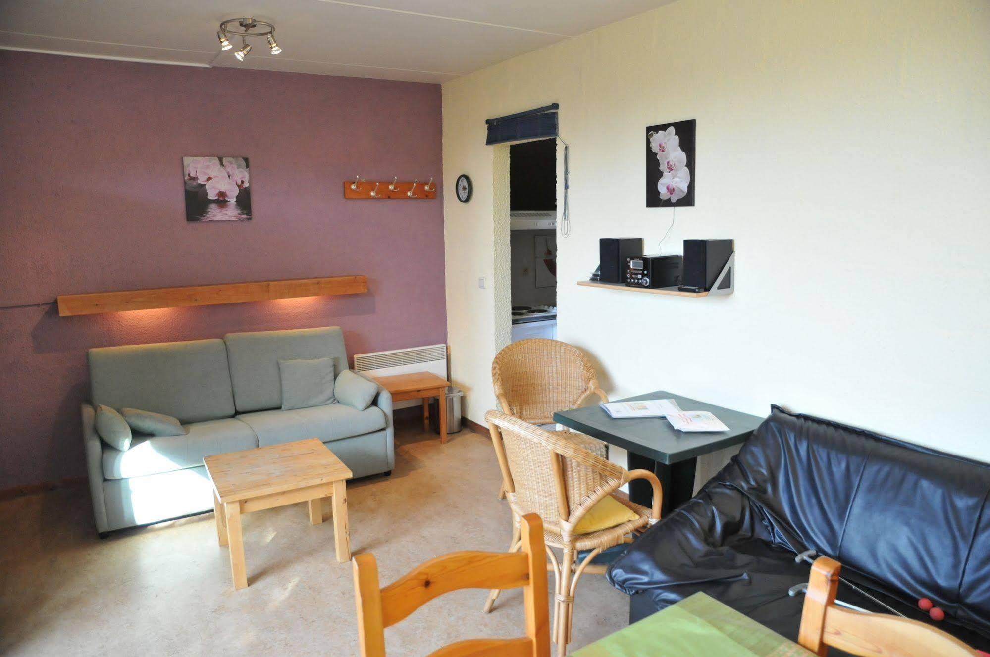 Hotel Espinette à Biron Extérieur photo